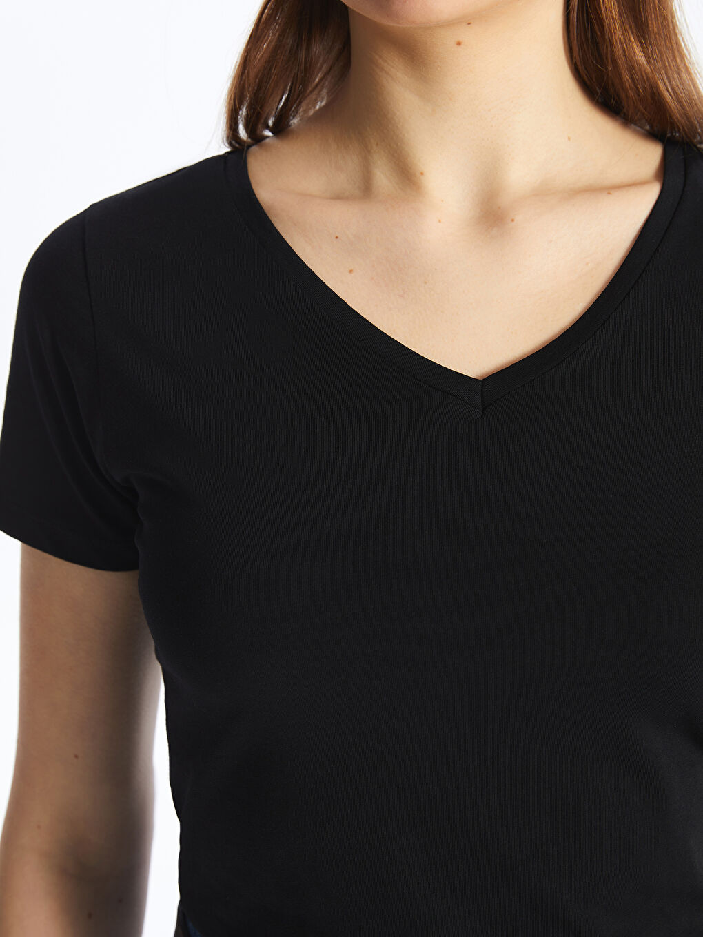 Siyah V Yaka Düz Kısa Kollu Kadın Tişört-3