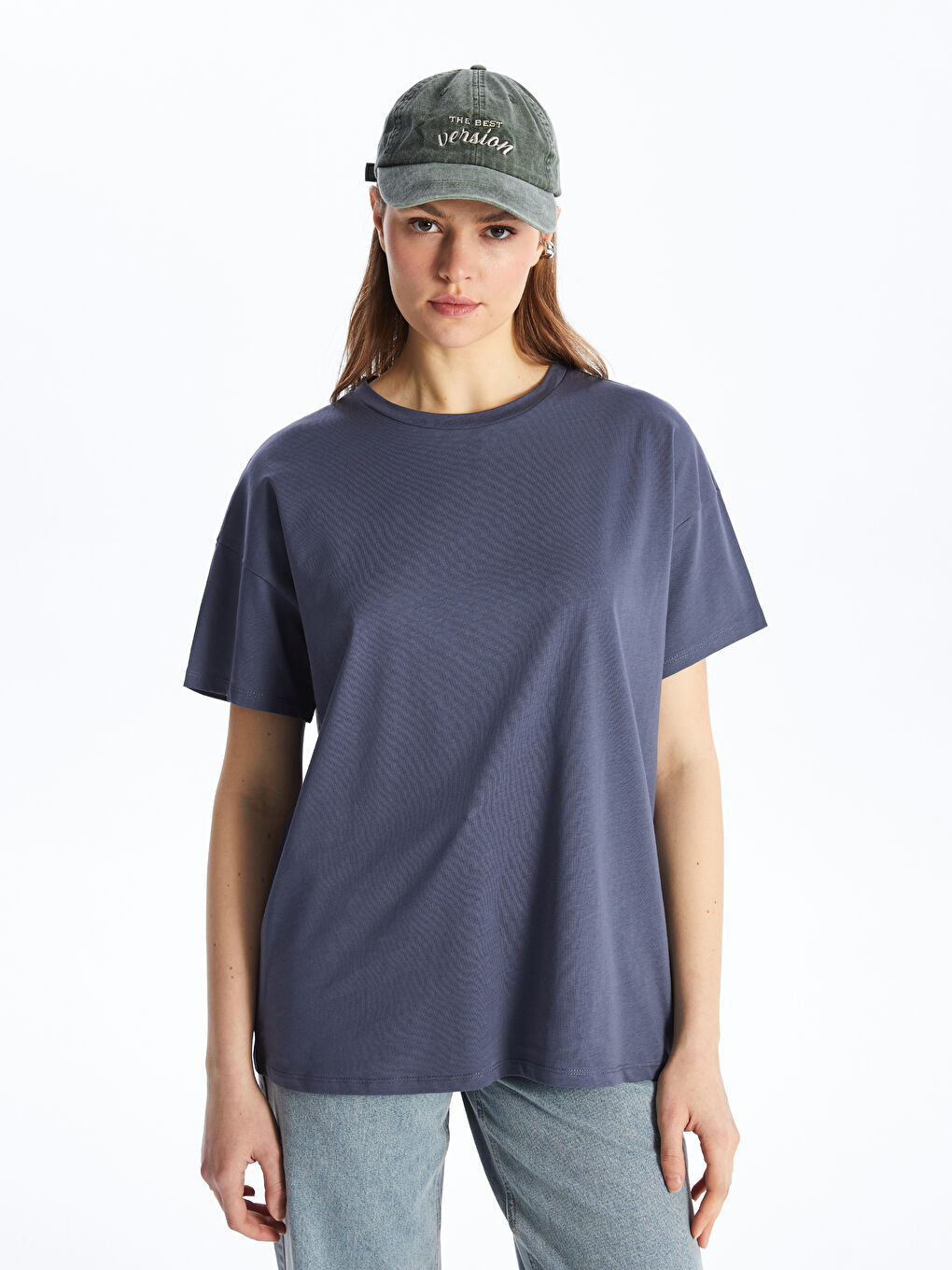 Gri Bisiklet Yaka Düz Kısa Kollu Oversize Kadın Tişört-1