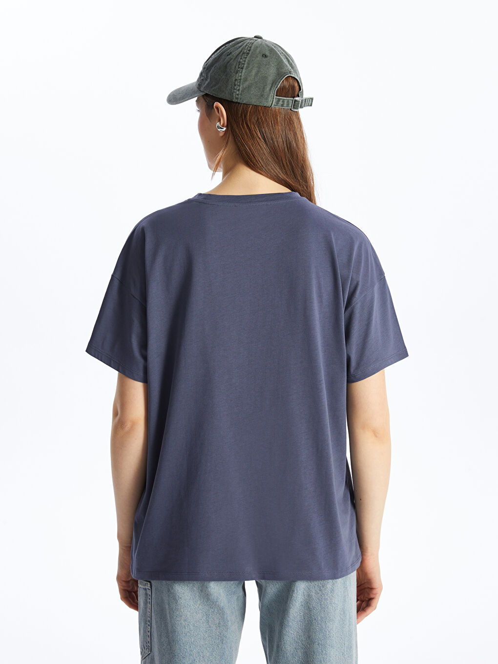 Gri Bisiklet Yaka Düz Kısa Kollu Oversize Kadın Tişört-4