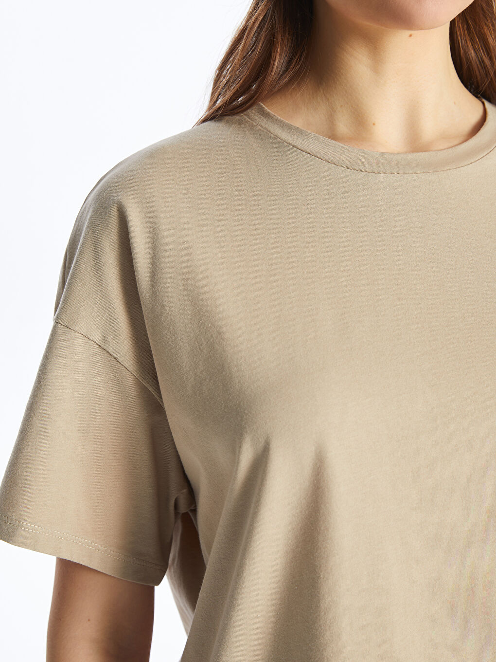 Bej Bisiklet Yaka Düz Kısa Kollu Oversize Kadın Tişört-3