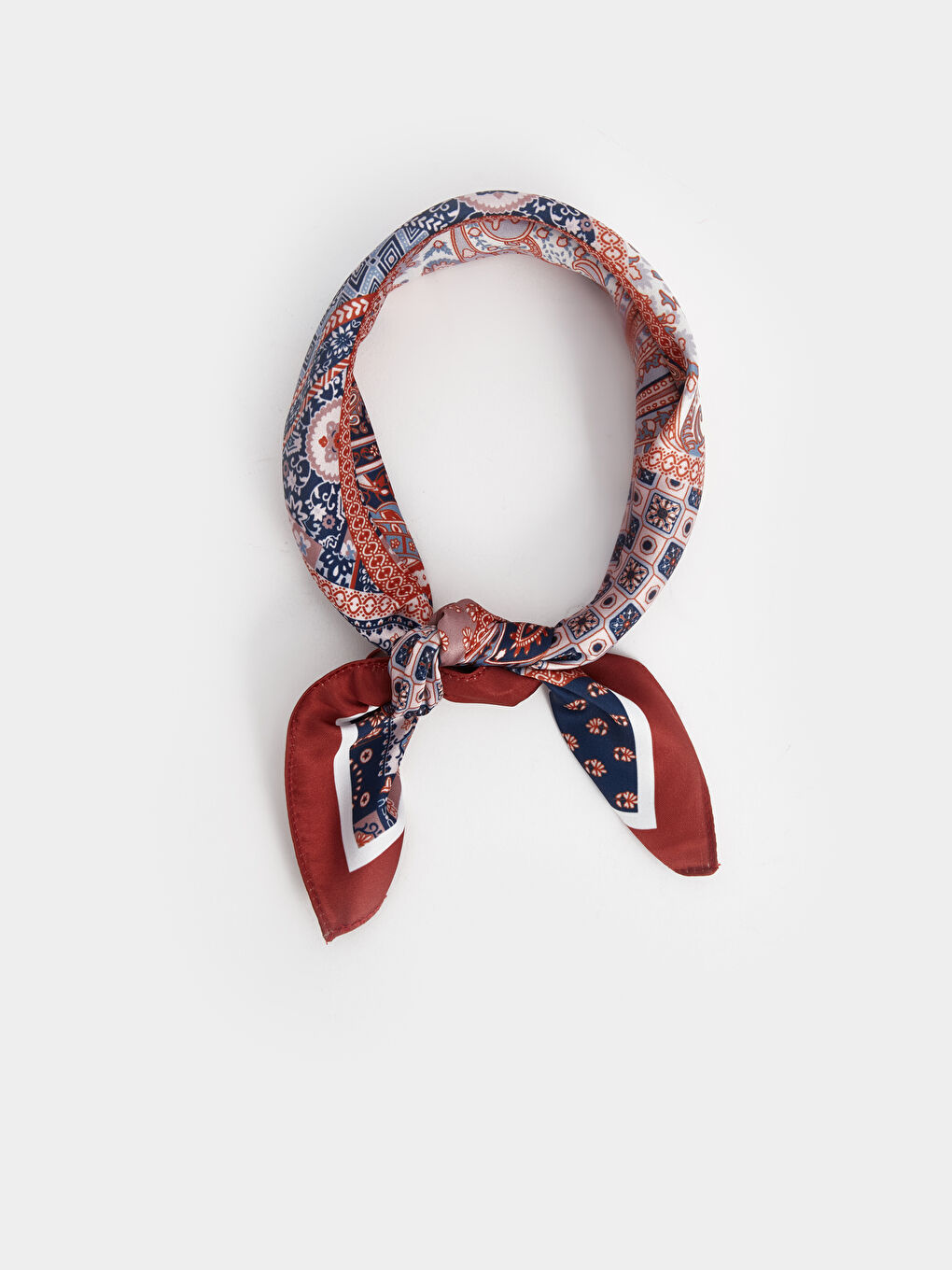 Kahverengi Etnik Desenli Saten Kadın Bandana