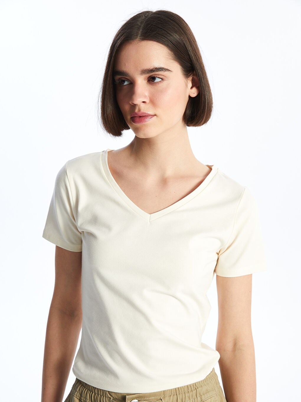 Ekru V Yaka Düz Kısa Kollu Kadın Tişört