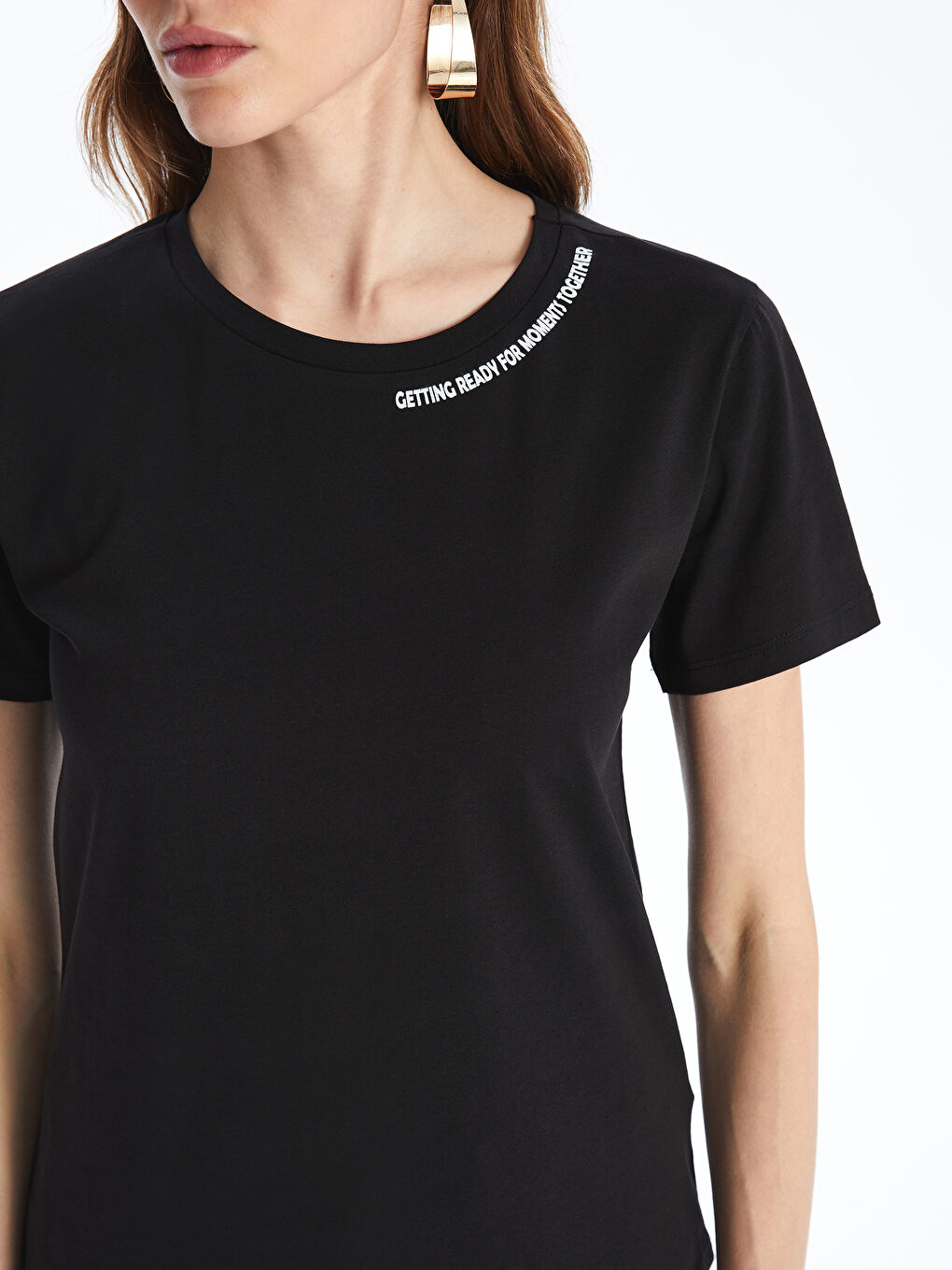 Siyah Bisiklet Yaka Baskılı Kısa Kollu Kadın Tişört-3