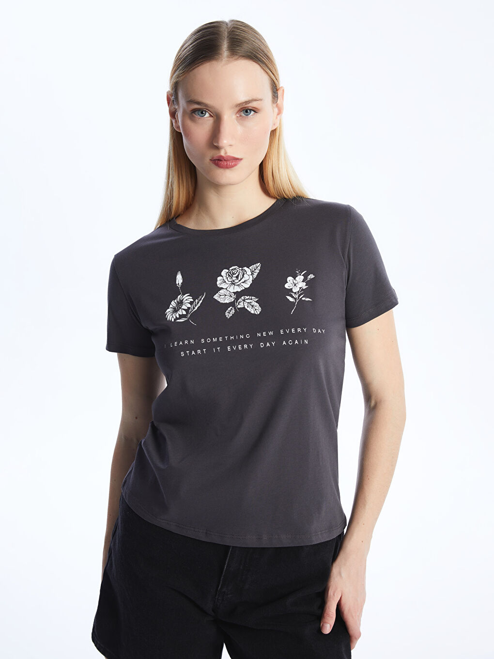 Lacivert Bisiklet Yaka Baskılı Kısa Kollu Kadın Tişört