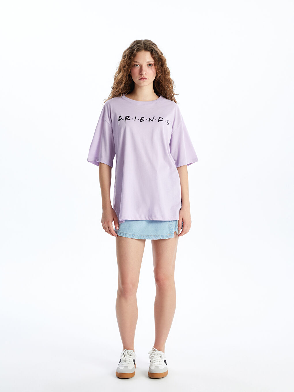 Κοντομάνικο Υπερμεγέθες T-Shirt Γυναικείο με Εκτύπωση Bugs Bunny και Στρογγυλή Λαιμόκοψη-2