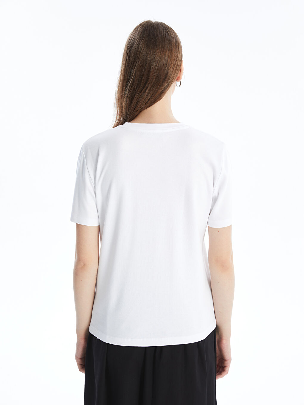 تي شيرت نساء كم قصير مطرّز كول مدور-3