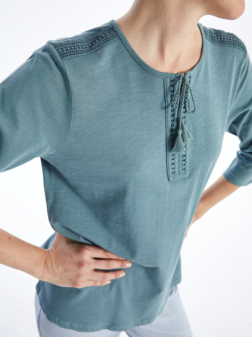 割引価格 Tie Waikiki LC - -S4K554Z8-H1Y Blouse Women's Embroidered Neck トップス