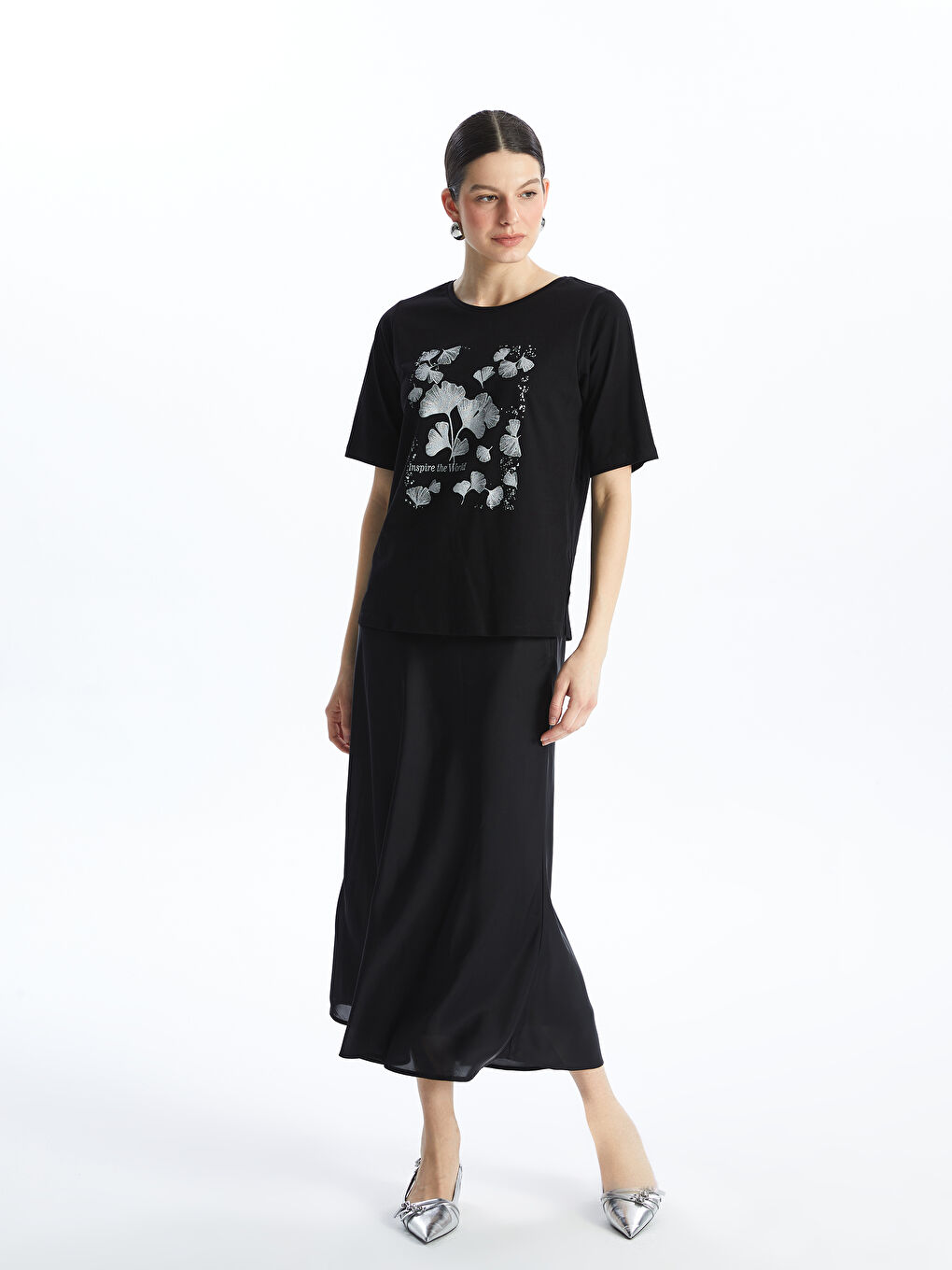 Siyah Bisiklet Yaka Baskılı Kısa Kollu Kadın Tişört-2