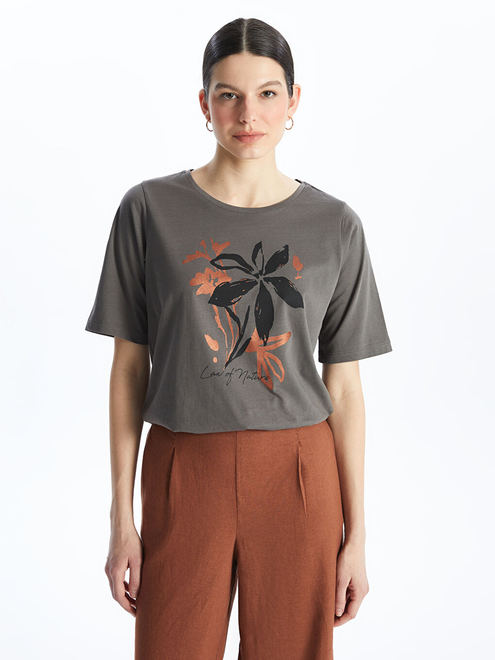 Bej Bisiklet Yaka Baskılı Kısa Kollu Kadın Tişört