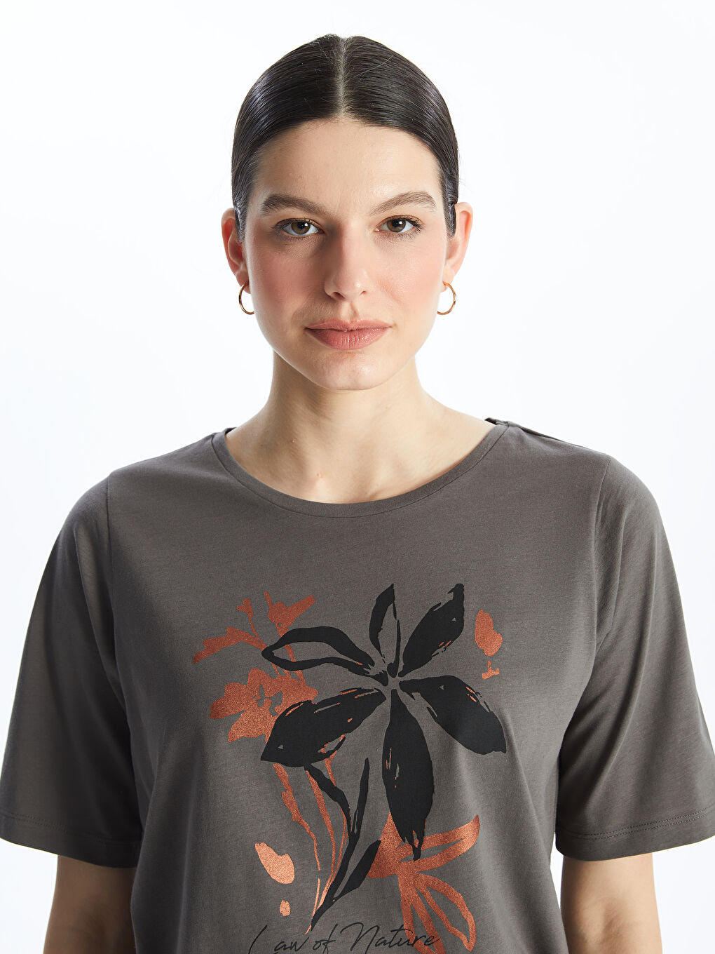 Bej Bisiklet Yaka Baskılı Kısa Kollu Kadın Tişört-1