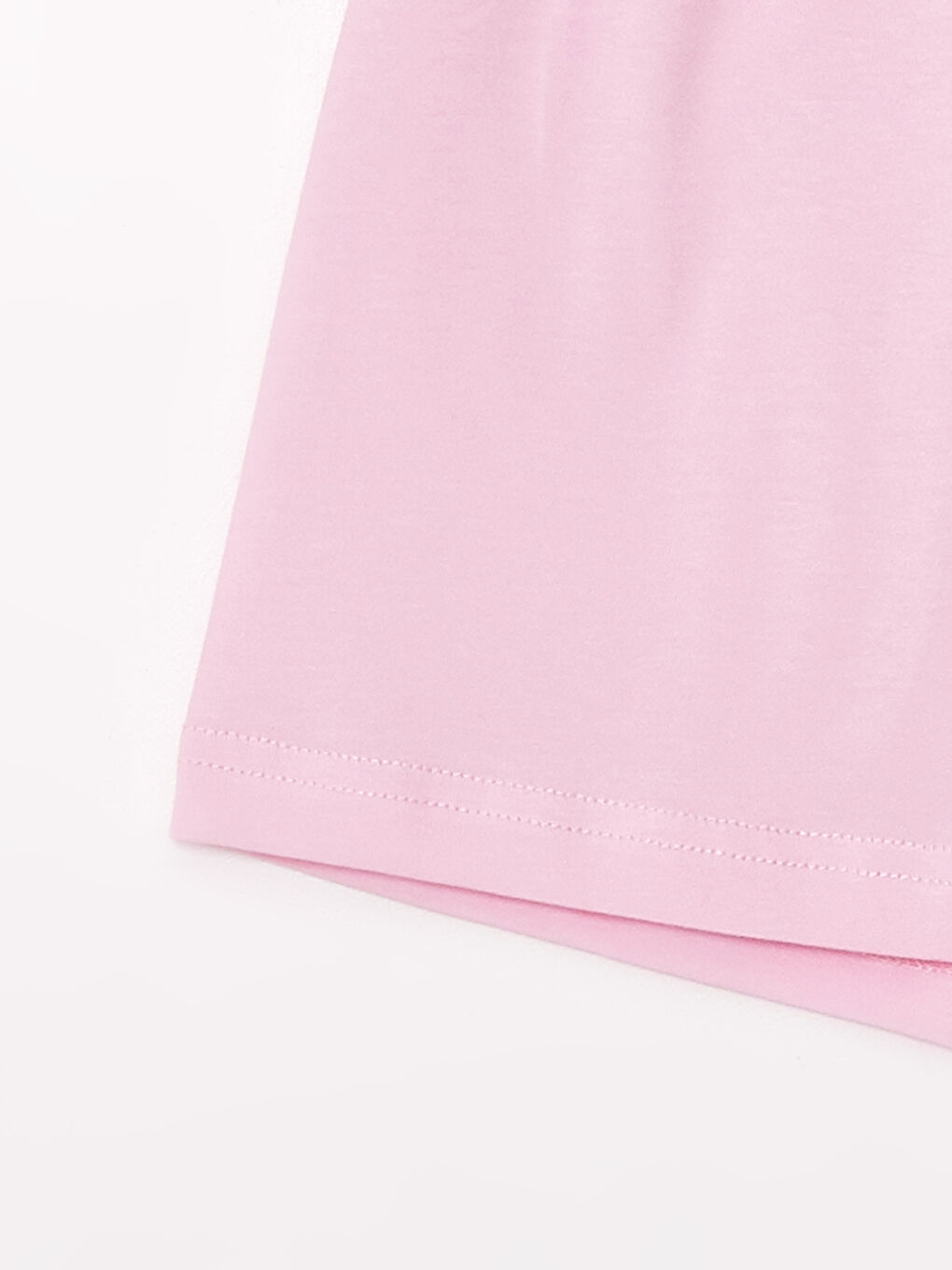 طقم بيجامة للبنات مطبوع بياقة دائرية مع شورت-5