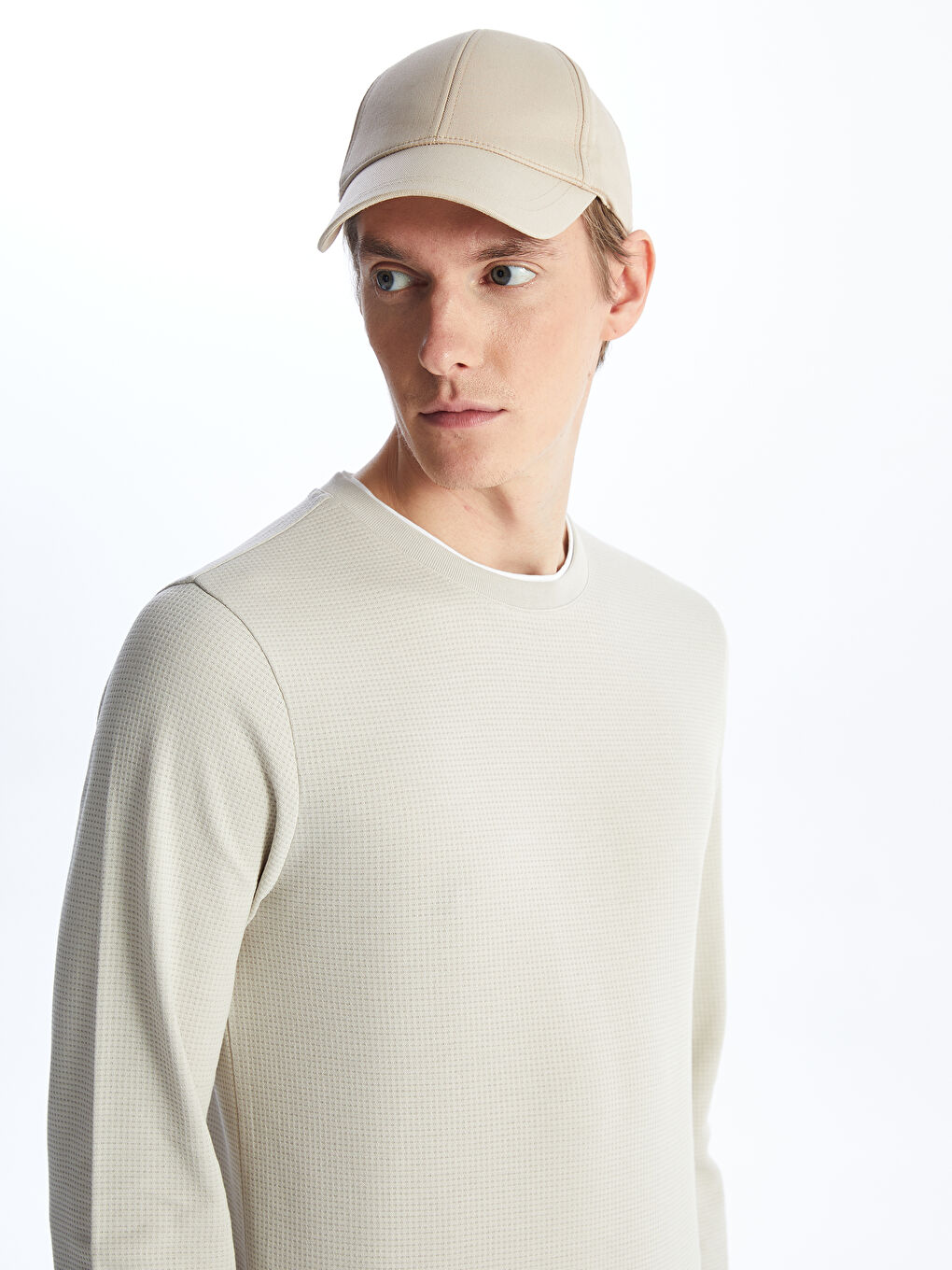 Bej Bisiklet Yaka Uzun Kollu Erkek Dokulu Tişört-1