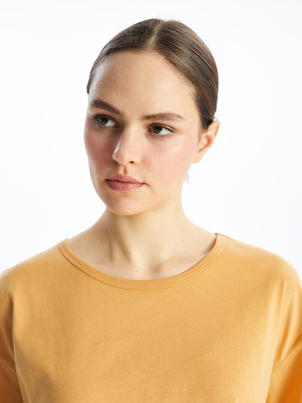 Sarı Bisiklet Yaka Düz Kısa Kollu Oversize Kadın Tişört-1