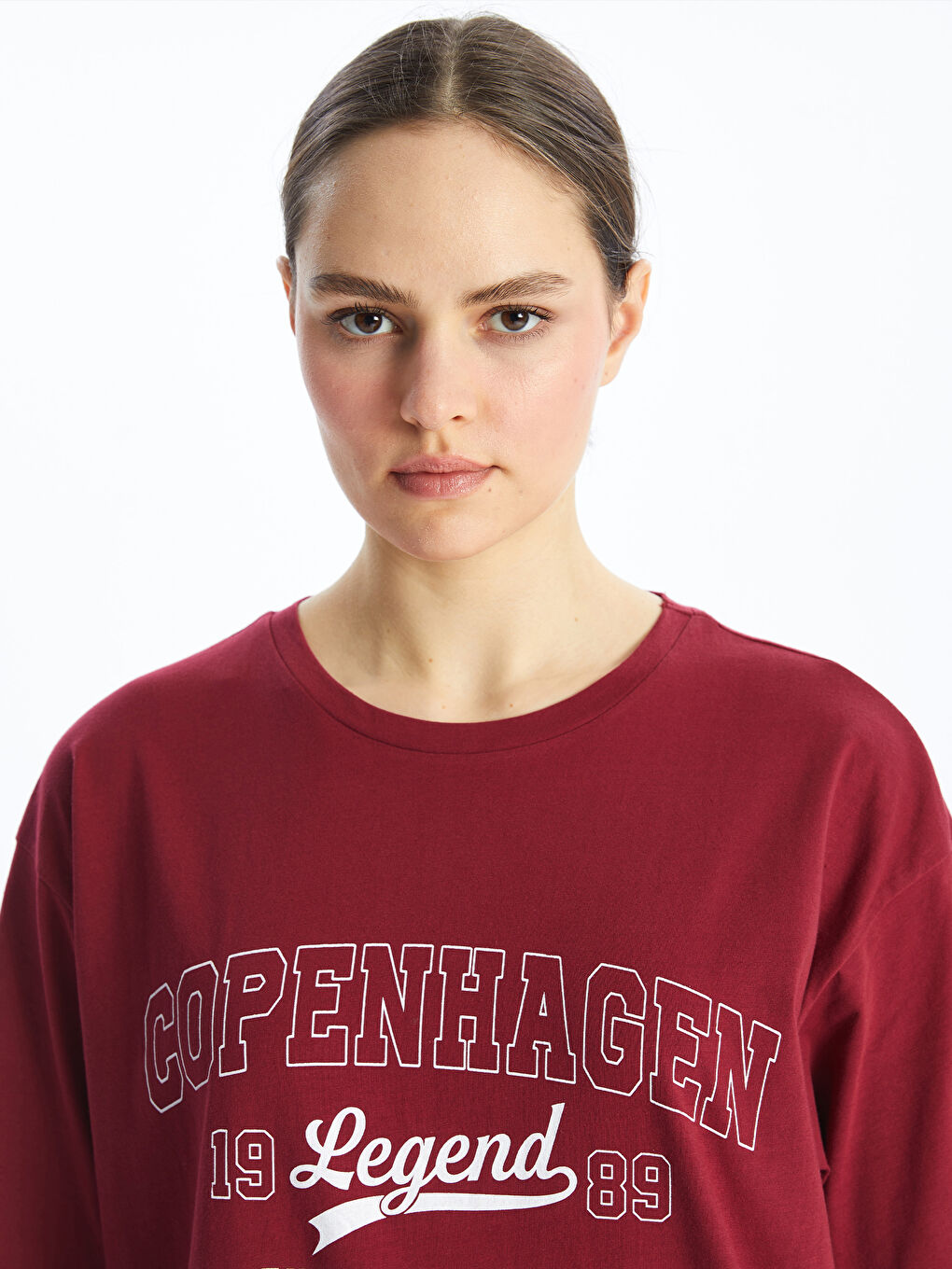 Bordo Bisiklet Yaka Baskılı Kısa Kollu Oversize Kadın Tişört-1