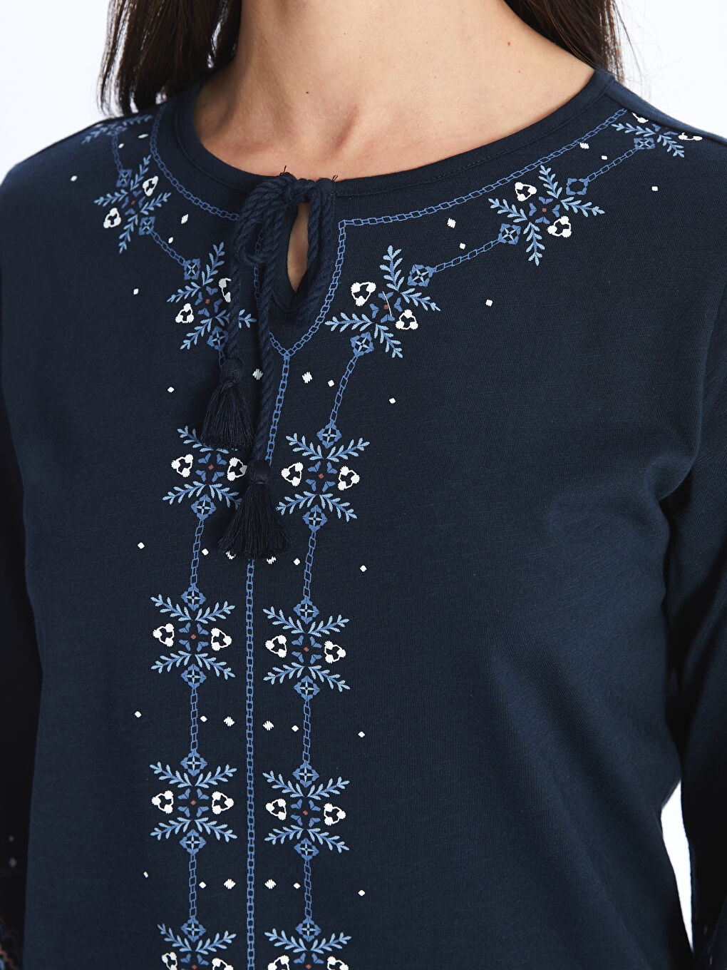 Lacivert Bağlamalı Yaka Desenli Uzun Kollu Kadın Bluz-3