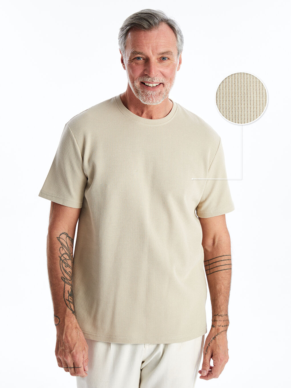 Bej Bisiklet Yaka Kısa Kollu Erkek Dokulu Tişört