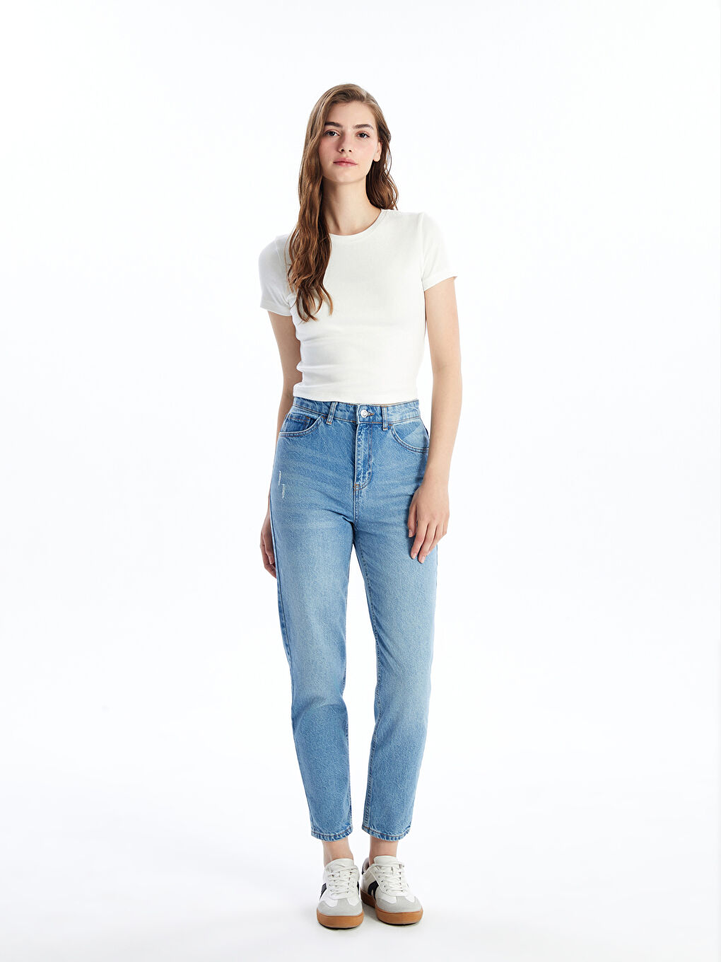 LCW Jeans Açık İndigo Rodeo Mom Fit Yırtık Detaylı Kadın Jean Pantolon