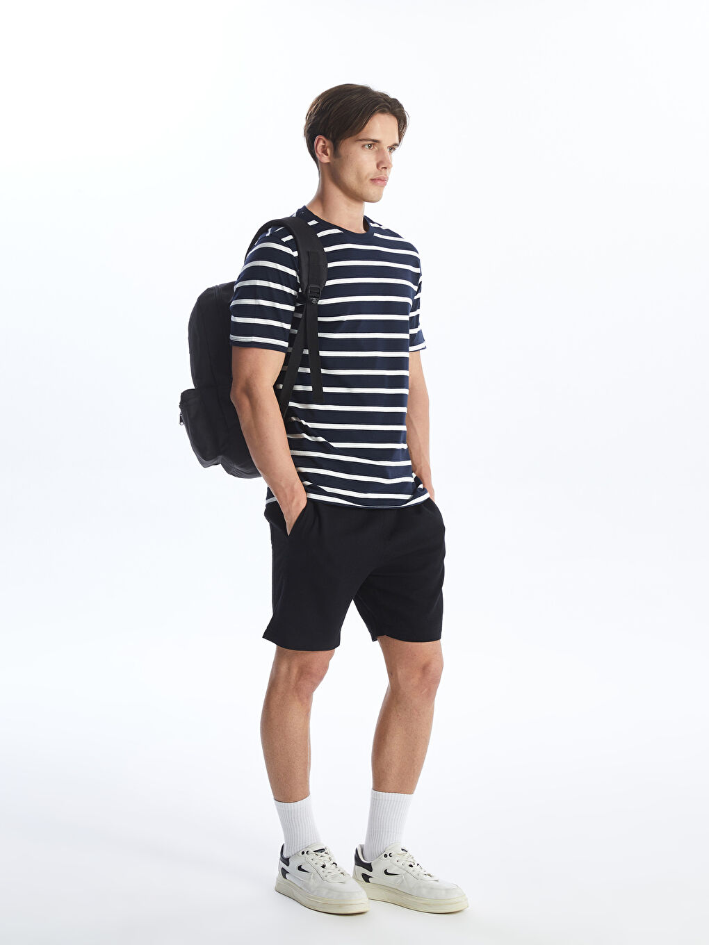 Siyah Standart Kalıp Erkek Şort-1