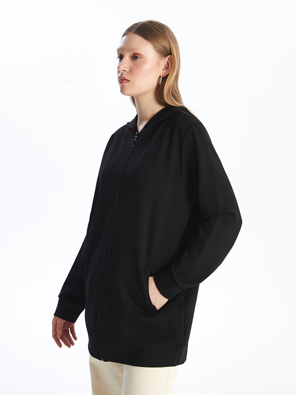 LCWAIKIKI Basic Yeni Siyah Kapüşonlu Düz Oversize Kadın Fermuarlı Sweatshirt - 2