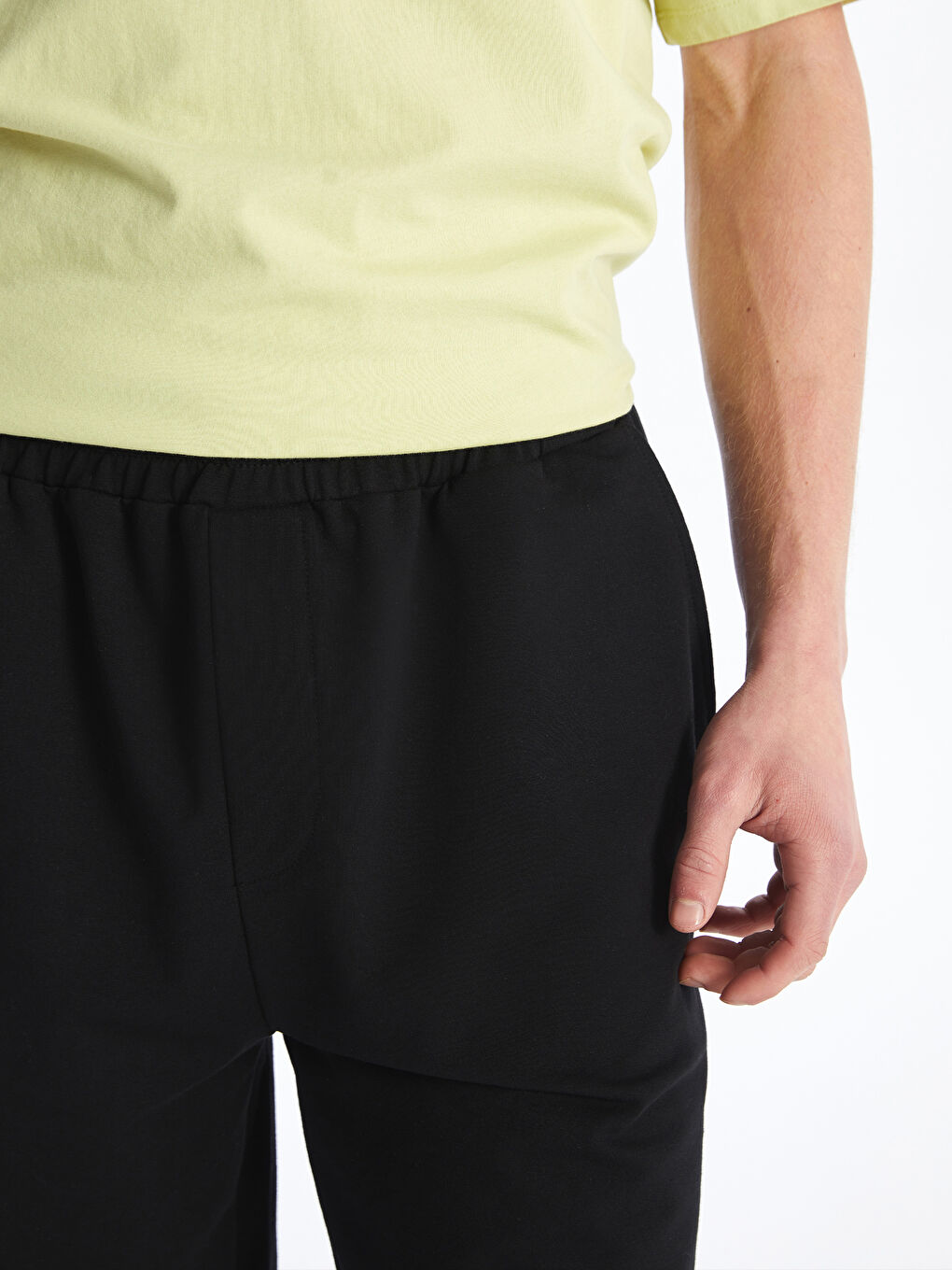 Siyah Standart Kalıp Erkek Şort-2