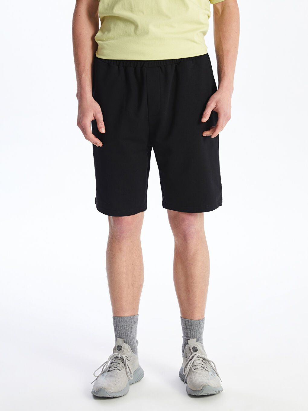 Siyah Standart Kalıp Erkek Şort-3