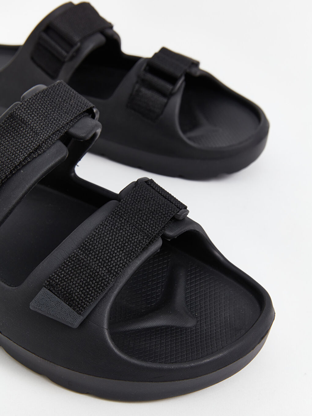 شبشب رجالي بحزام مزدوج بتفاصيل إبزيم-2