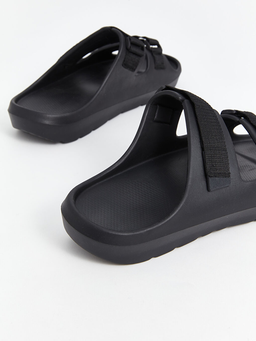 شبشب رجالي بحزام مزدوج بتفاصيل إبزيم-4