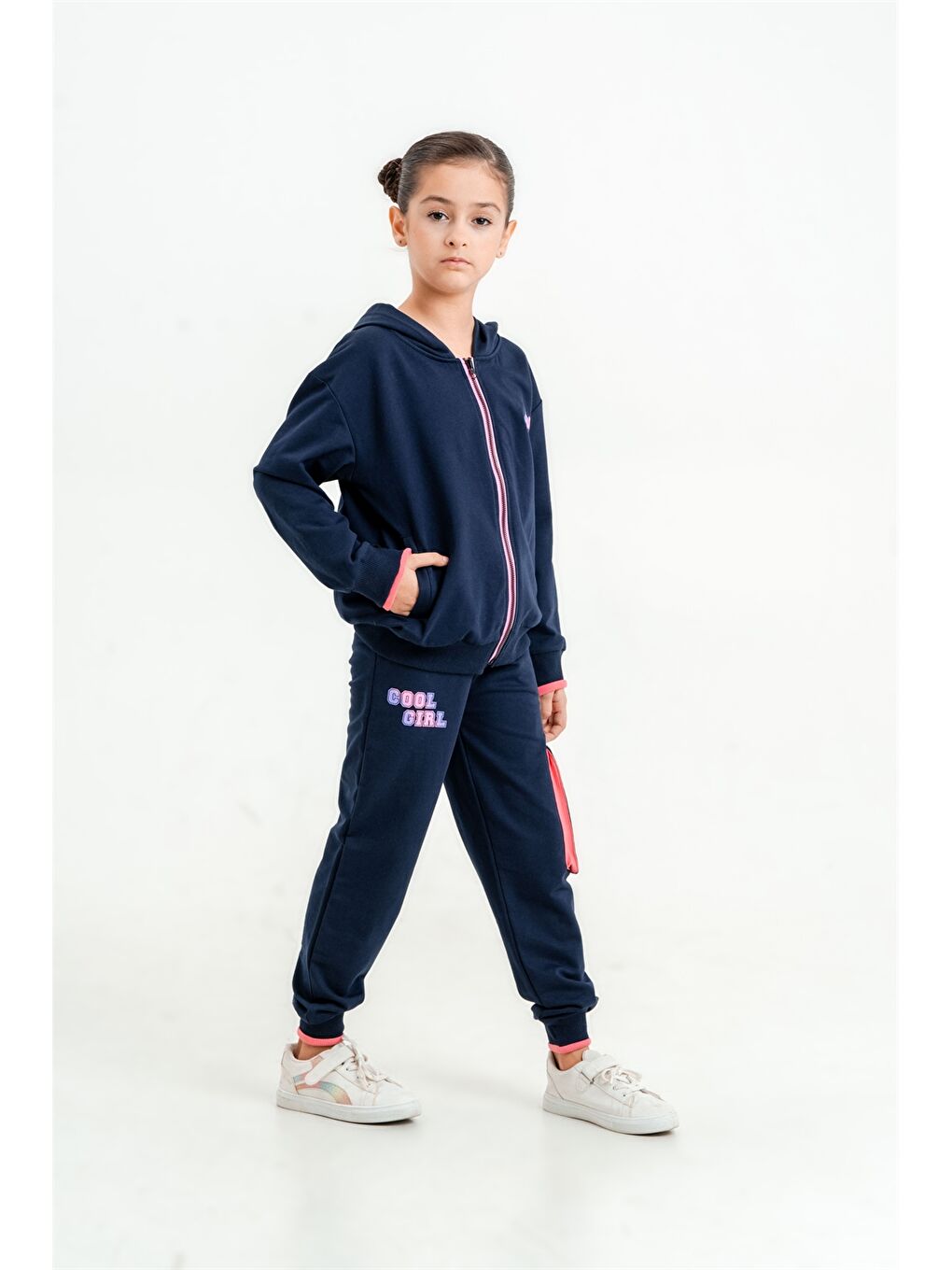 Lacivert Kapüşonlu Baskılı Uzun Kollu Kız Çocuk Fermuarlı Sweatshirt ve Eşofman Altı-1