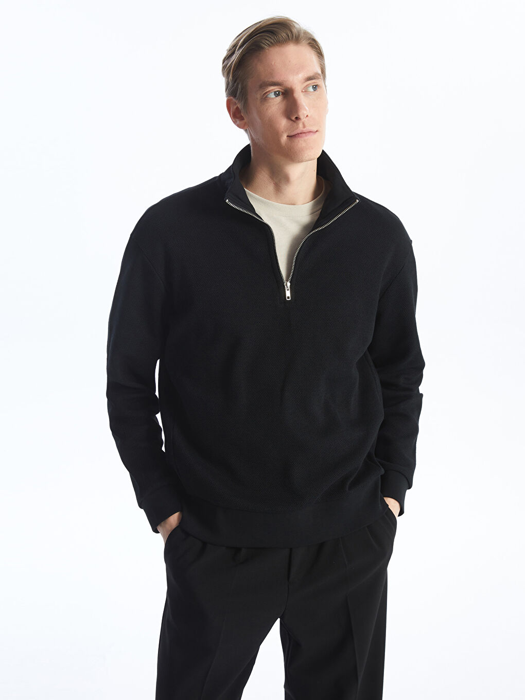 LCW Vision Siyah Dik Yaka Erkek Sweatshirt