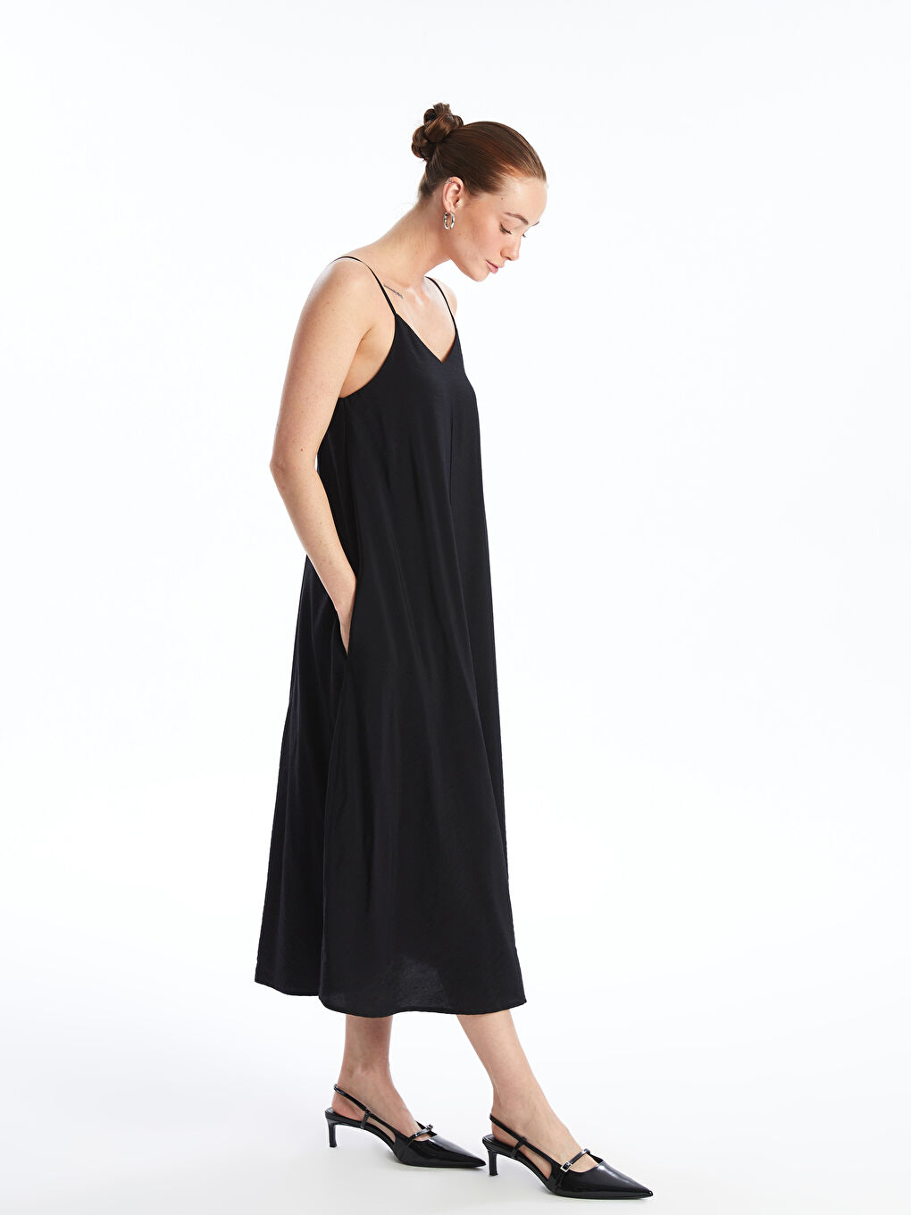 Siyah V Yaka Düz Askılı Kadın Elbise-1