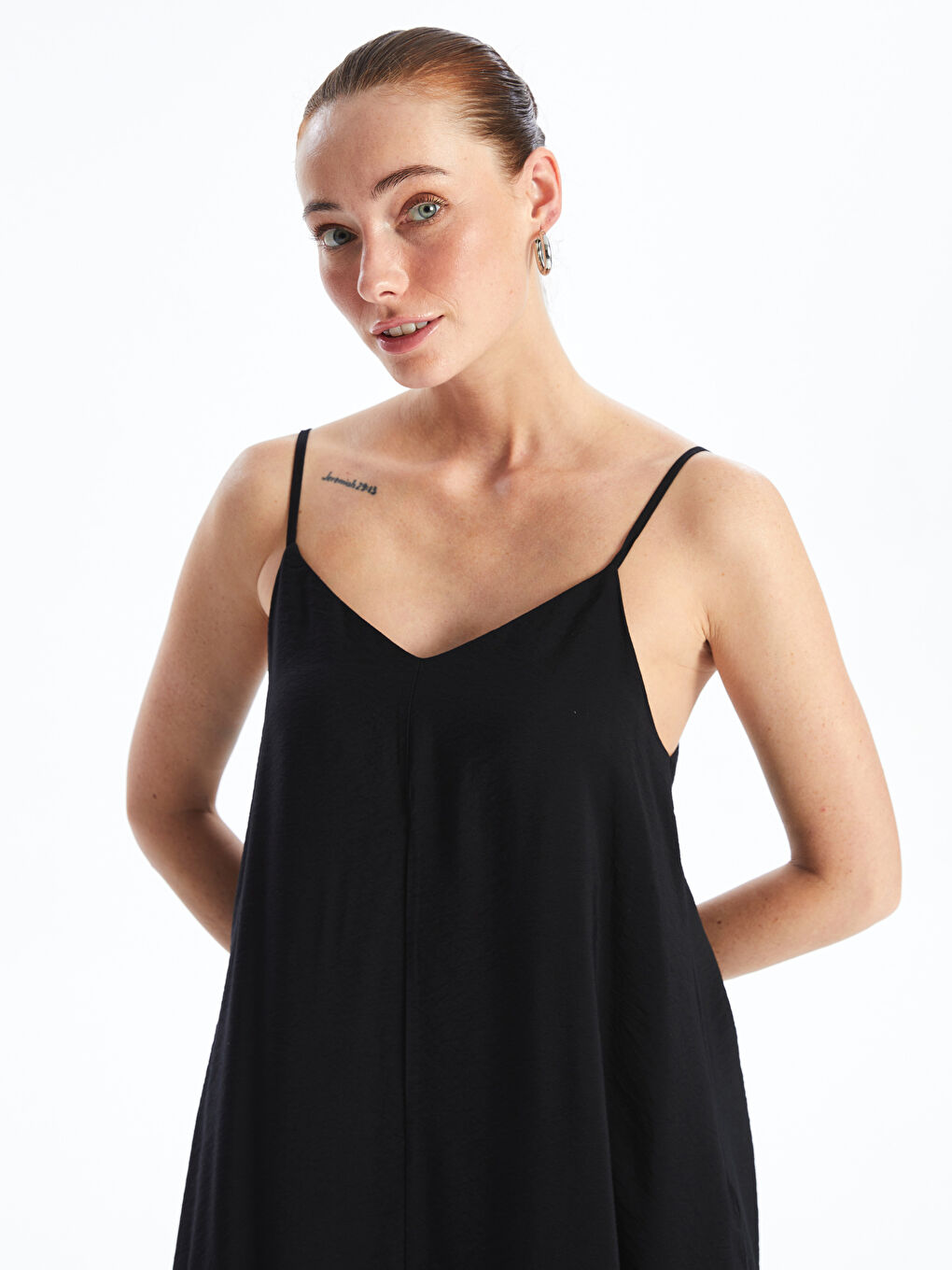 Siyah V Yaka Düz Askılı Kadın Elbise-2