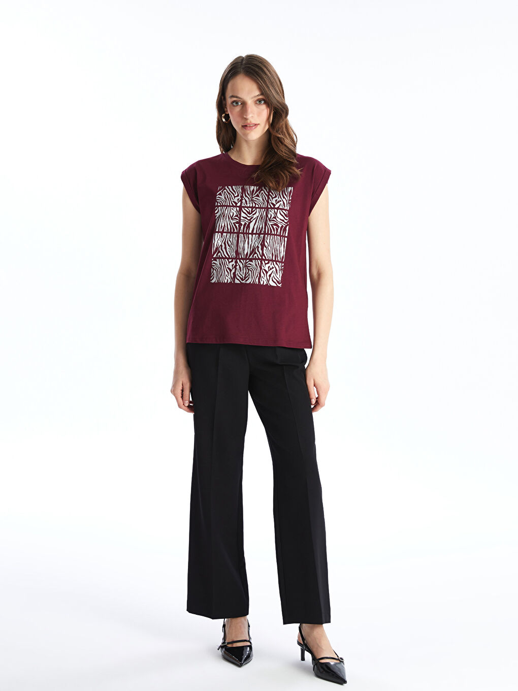 Bordo Bisiklet Yaka Baskılı Kısa Kollu Kadın Tişört-2