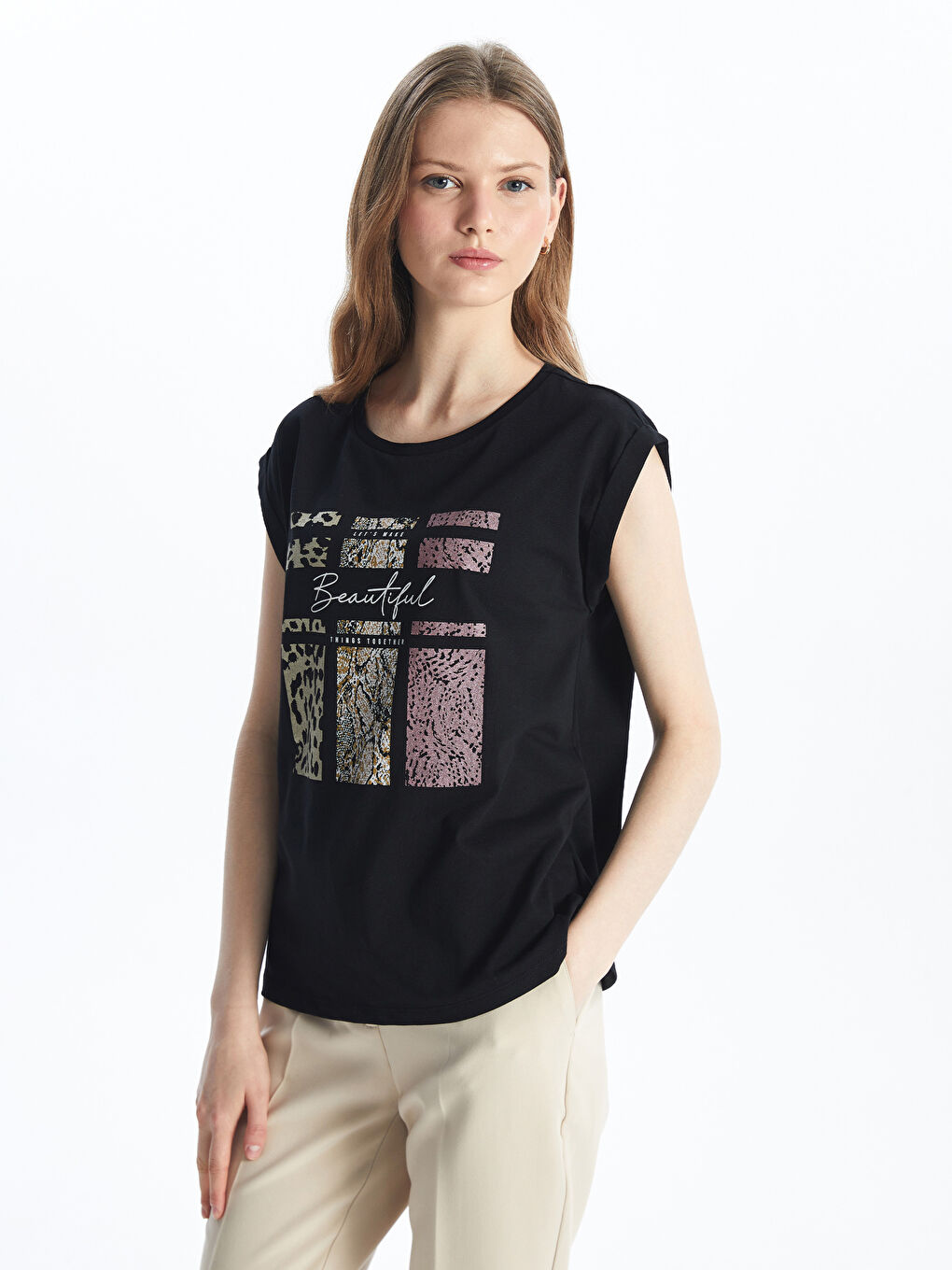 Siyah Bisiklet Yaka Baskılı Kısa Kollu Kadın Tişört-1