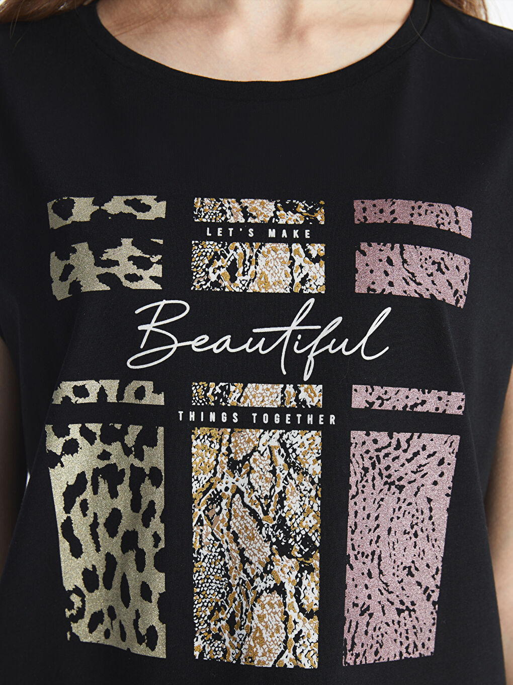 Siyah Bisiklet Yaka Baskılı Kısa Kollu Kadın Tişört-3