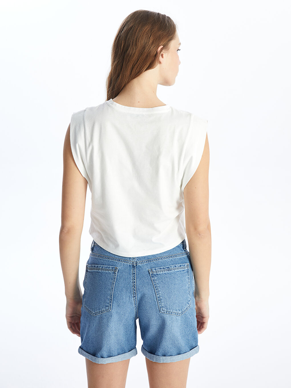 Beyaz Bisiklet Yaka Düz Kısa Kollu Kadın Tişört-4