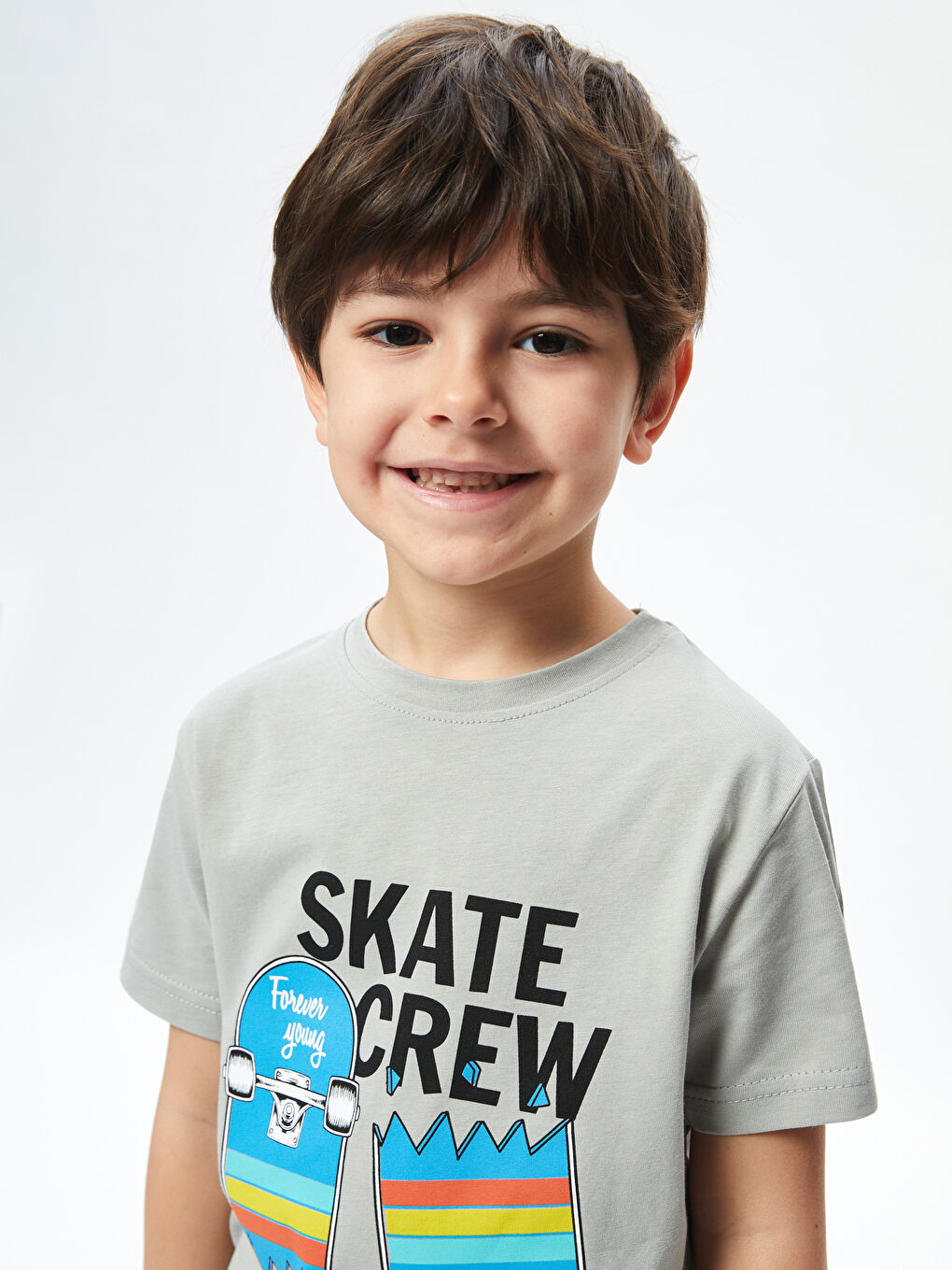 Gri Bisiklet Yaka Kısa Kollu Erkek Çocuk Tişört
