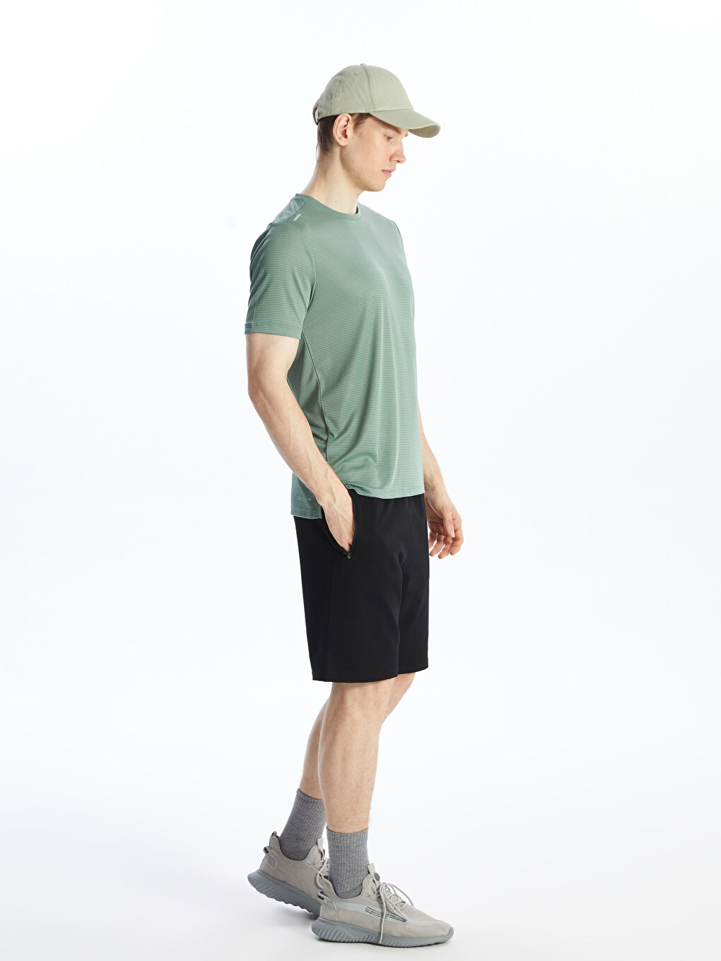 Siyah Slim Fit Erkek Şort-1