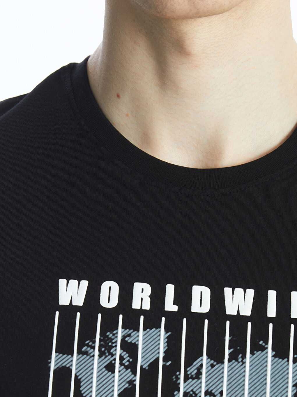 Siyah Bisiklet Yaka Baskılı Kısa Kollu Erkek Tişört-3