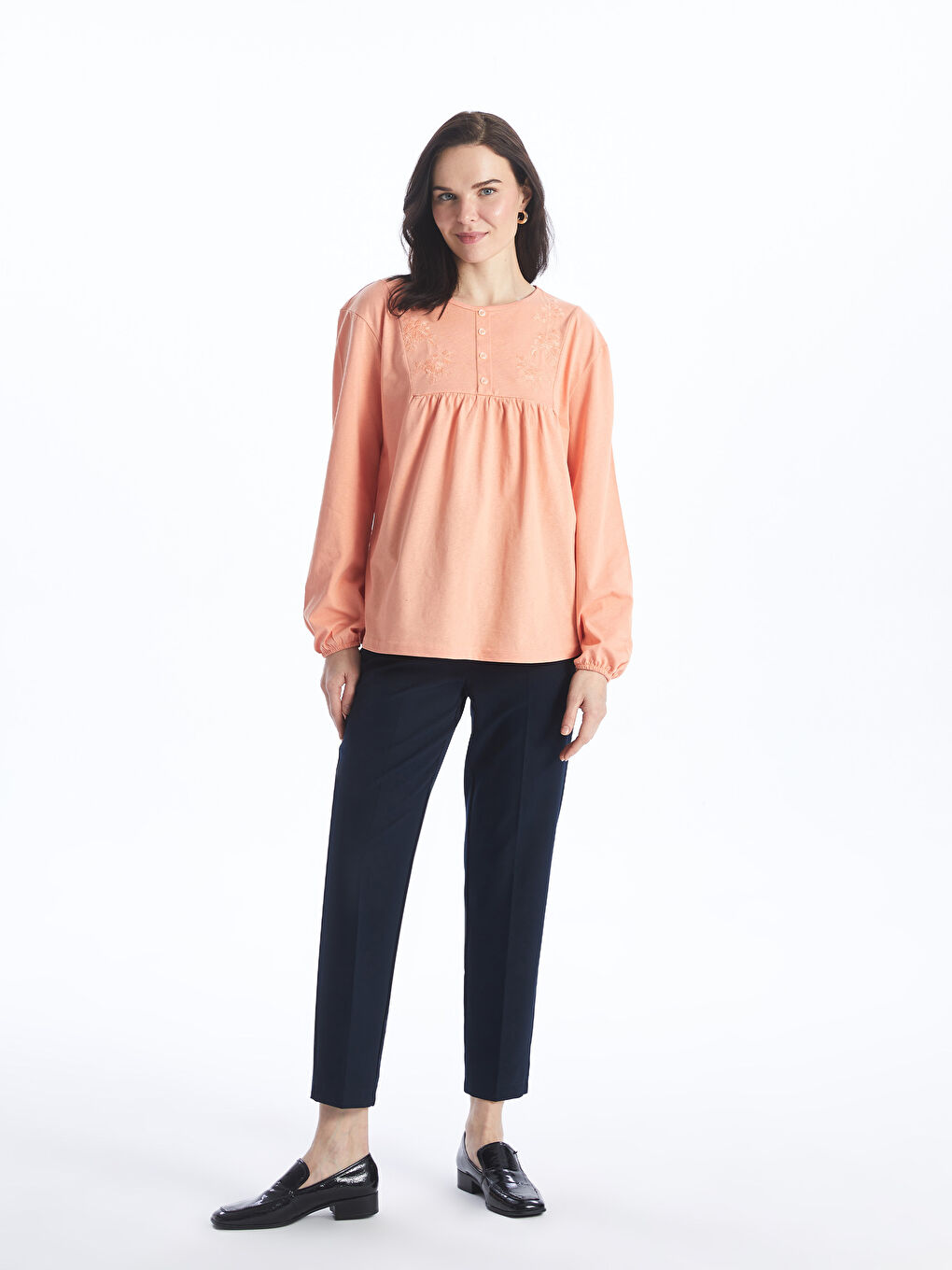 Mercan Bisiklet Yaka Nakışlı Uzun Kollu Kadın Bluz-2