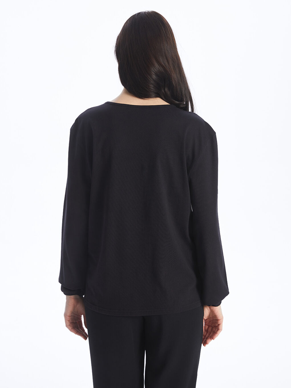Siyah Bisiklet Yaka Nakışlı Uzun Kollu Kadın Bluz-4