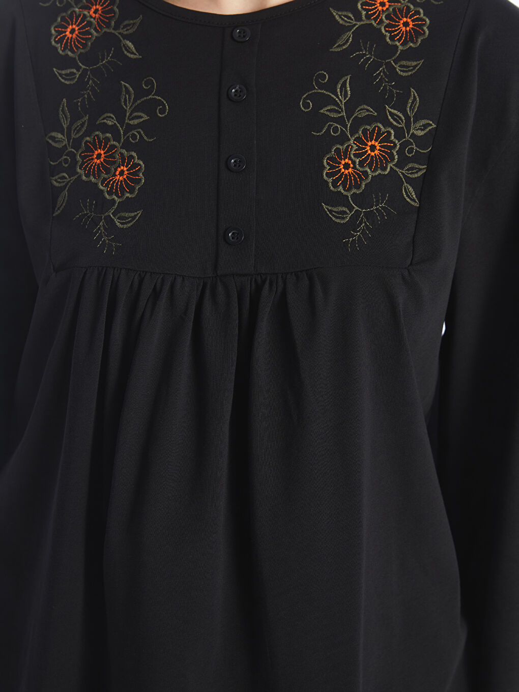 Siyah Bisiklet Yaka Nakışlı Uzun Kollu Kadın Bluz-3