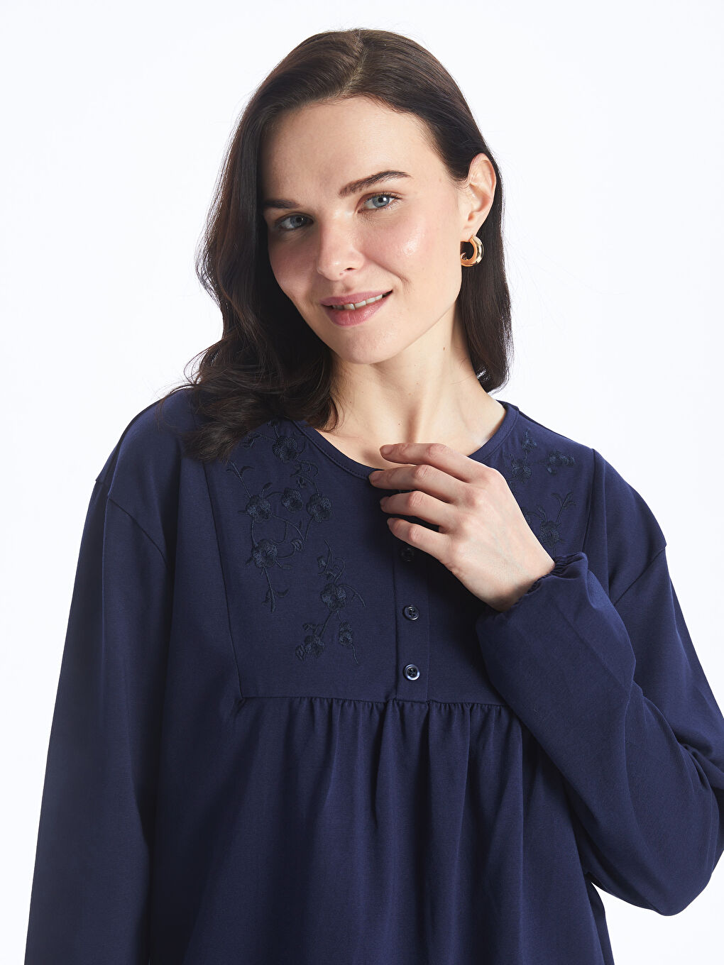 Lacivert Bisiklet Yaka Nakışlı Uzun Kollu Kadın Bluz-1