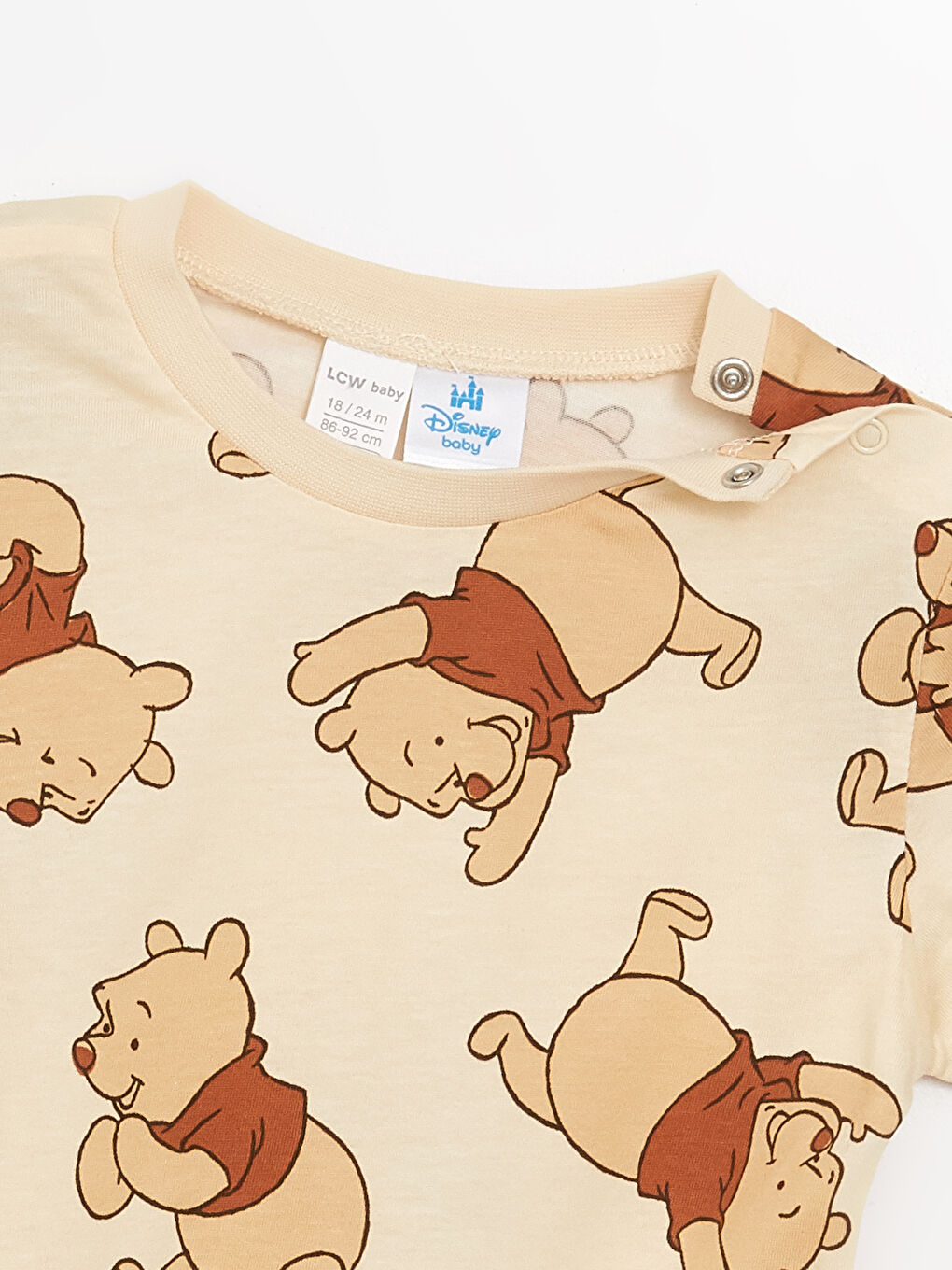 LCW baby Bej Baskılı Bisiklet Yaka Kısa Kollu Winnie the Pooh Baskılı Erkek Bebek Şortlu Pijama Takımı - 2