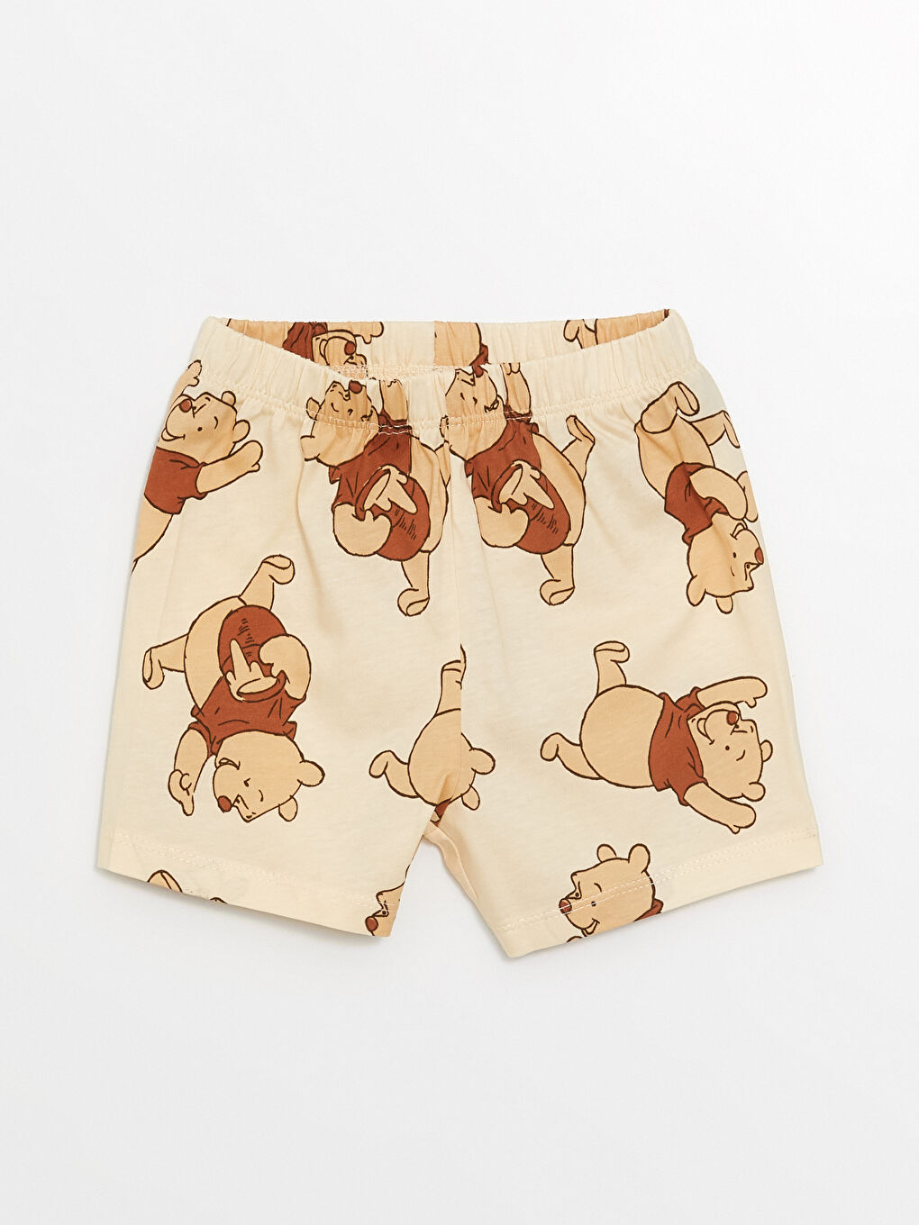 LCW baby Bej Baskılı Bisiklet Yaka Kısa Kollu Winnie the Pooh Baskılı Erkek Bebek Şortlu Pijama Takımı - 4