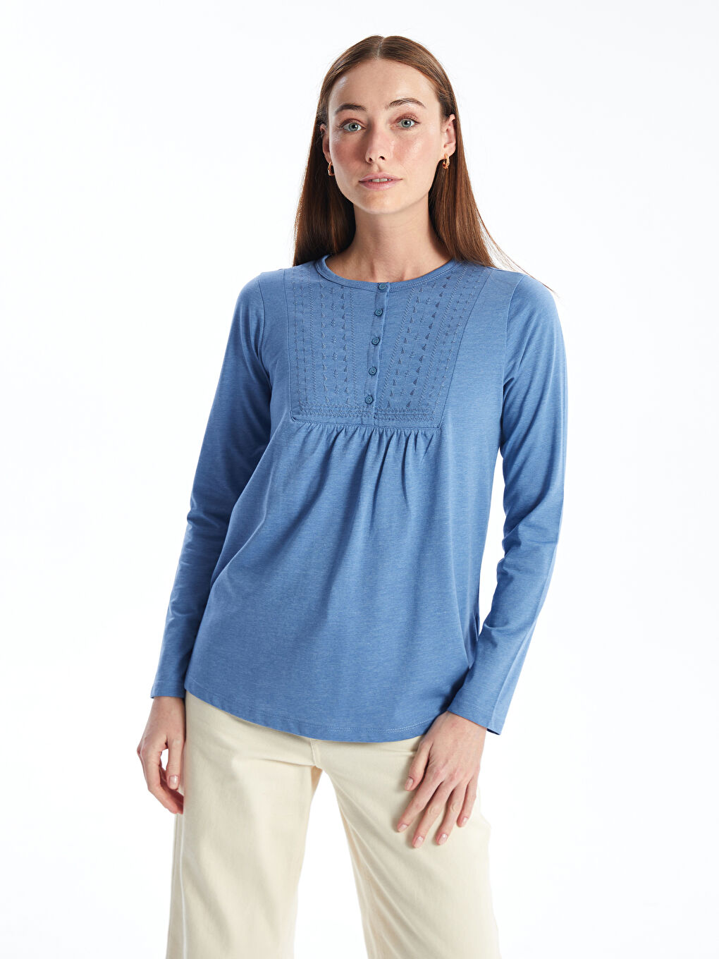 LC WAIKIKI Mavi Bisiklet Yaka Nakışlı Uzun Kollu Kadın Bluz