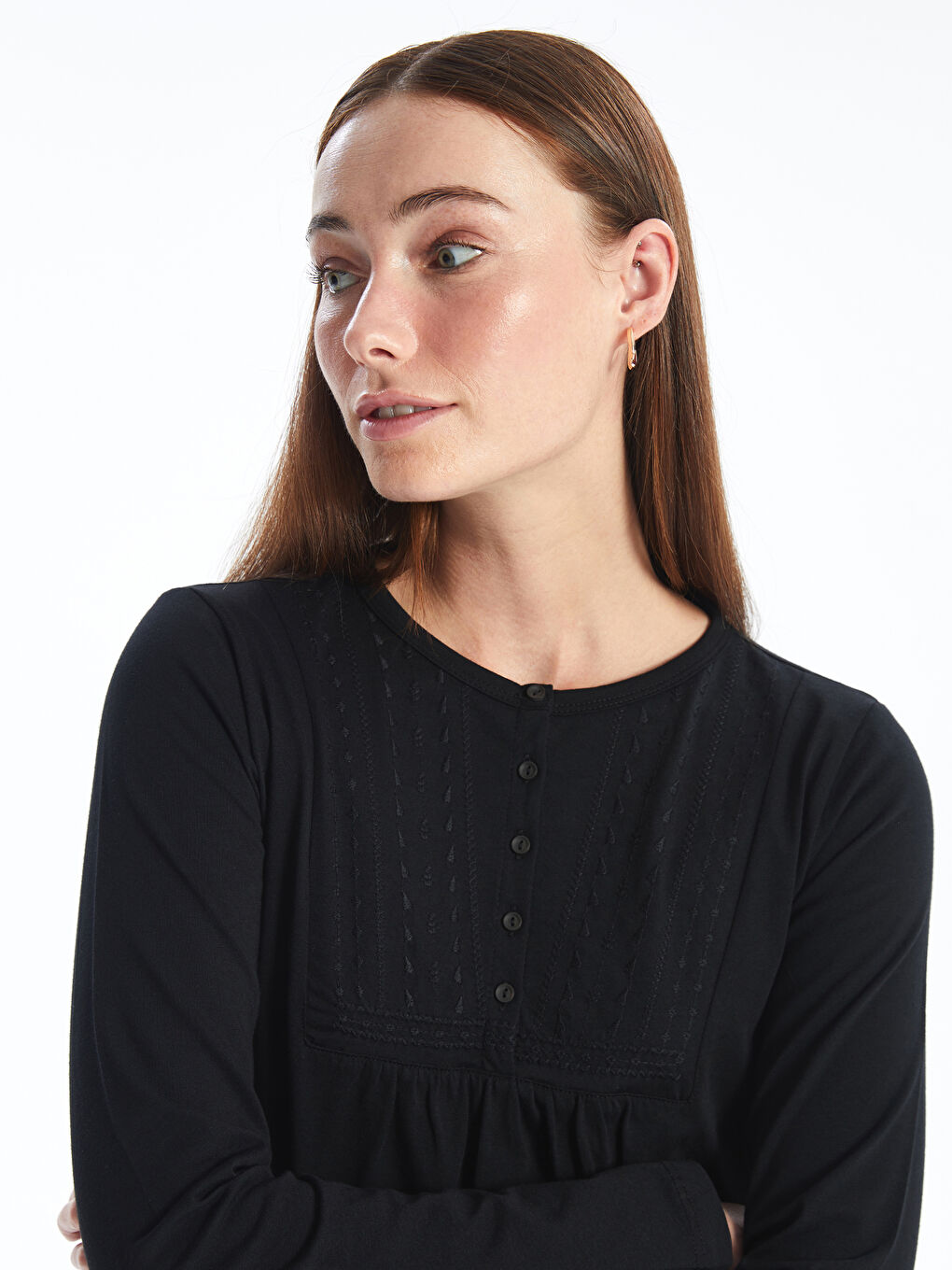 Siyah Bisiklet Yaka Nakışlı Uzun Kollu Kadın Bluz