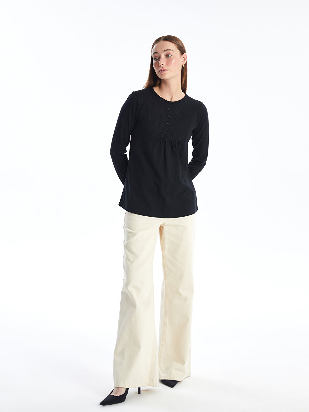 Siyah Bisiklet Yaka Nakışlı Uzun Kollu Kadın Bluz-2