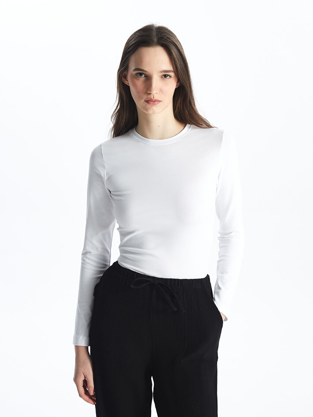 Beyaz Bisiklet Yaka Düz Uzun Kollu Kadın Tişört-1