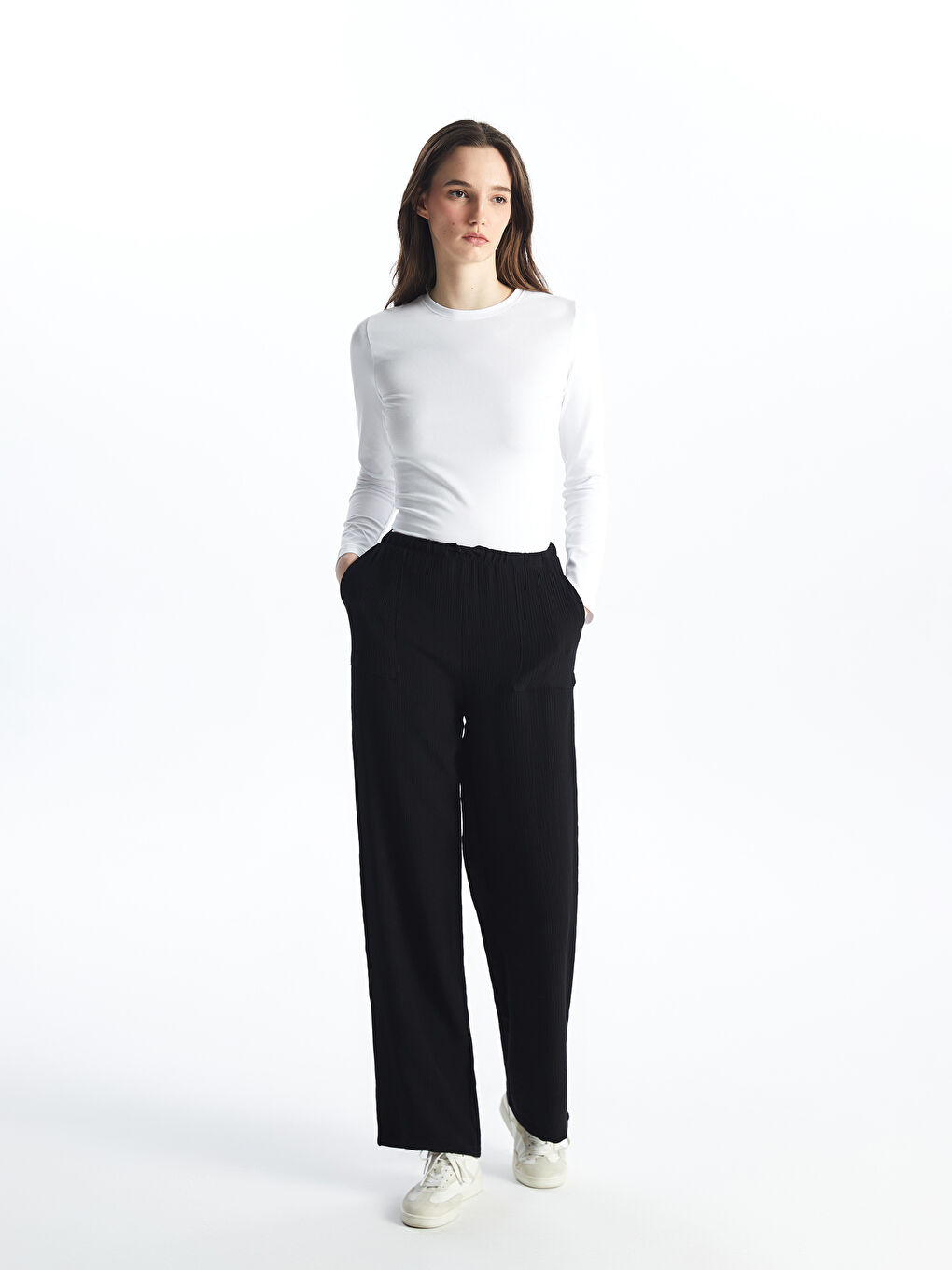 Beyaz Bisiklet Yaka Düz Uzun Kollu Kadın Tişört-2