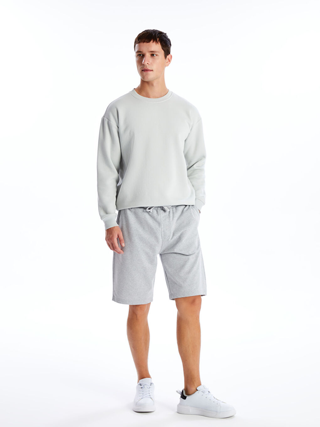 Gri Standart Kalıp Pike Erkek Şort-1